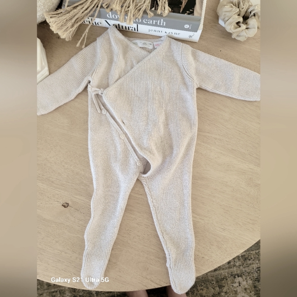 ZARA 1-3 Month Knit Onsie